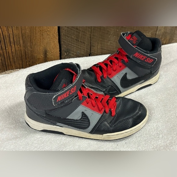 Nike Other - Nike Boys SB Mogan 2 645025-002 Black Gray Red Mid-Top Sneaker Shoes Size 7Y